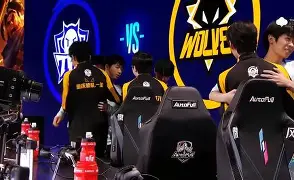 乐竟体育-兰斯全面击溃对手，主场取得关键胜利提振士气的简单介绍